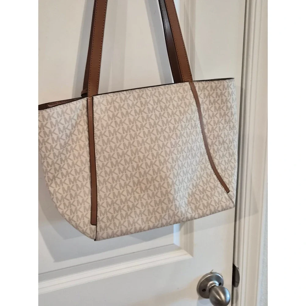 Michael Kors Signature MK‎ Monogram Tote Bag Tan Leather Trim Cream BrownLarge
